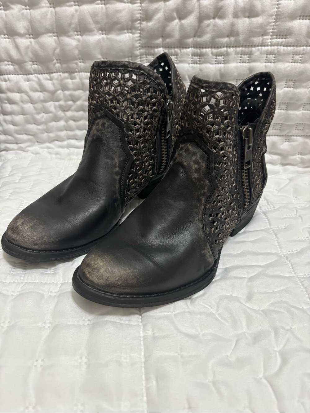 New Corral Circle G Cut Out Distressed Leather Western Boots Booties Sz 9